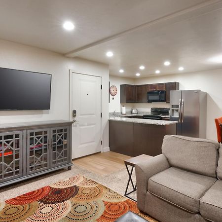6A Family Friendly Redcliff Condo Pool & Hot Tub Moab Exterior photo
